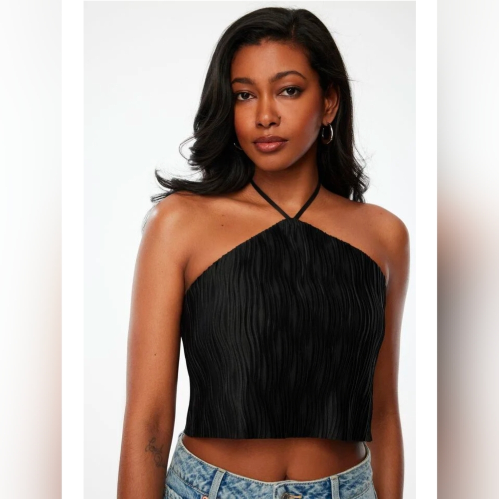 NWT Dynamite Halter Top